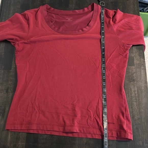 Patagonia Wine Scoop Neck Long Sleeve Base Layer Tee Size Medium - Picture 6 of 6